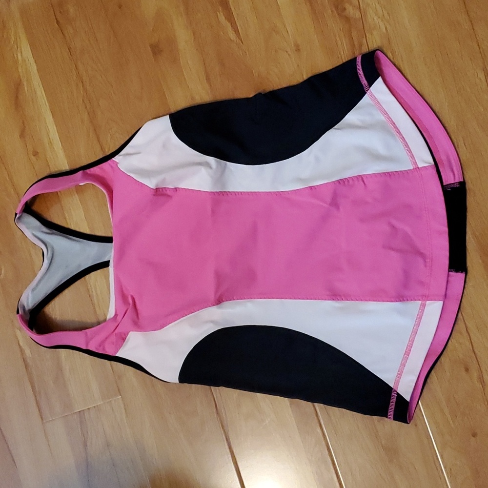 Lululemon athletica.